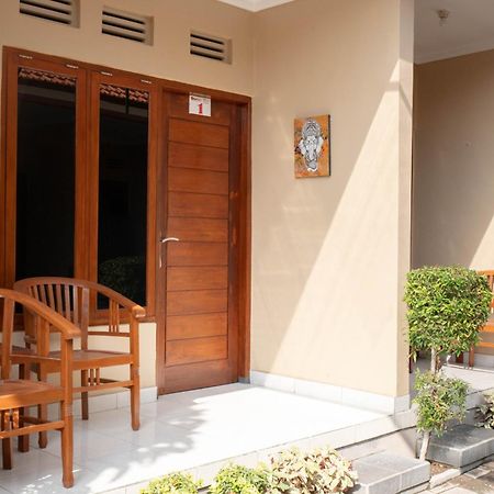 Hotel Reddoorz Near Buleleng Harbour 2 Singaraja Esterno foto