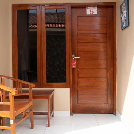 Hotel Reddoorz Near Buleleng Harbour 2 Singaraja Esterno foto