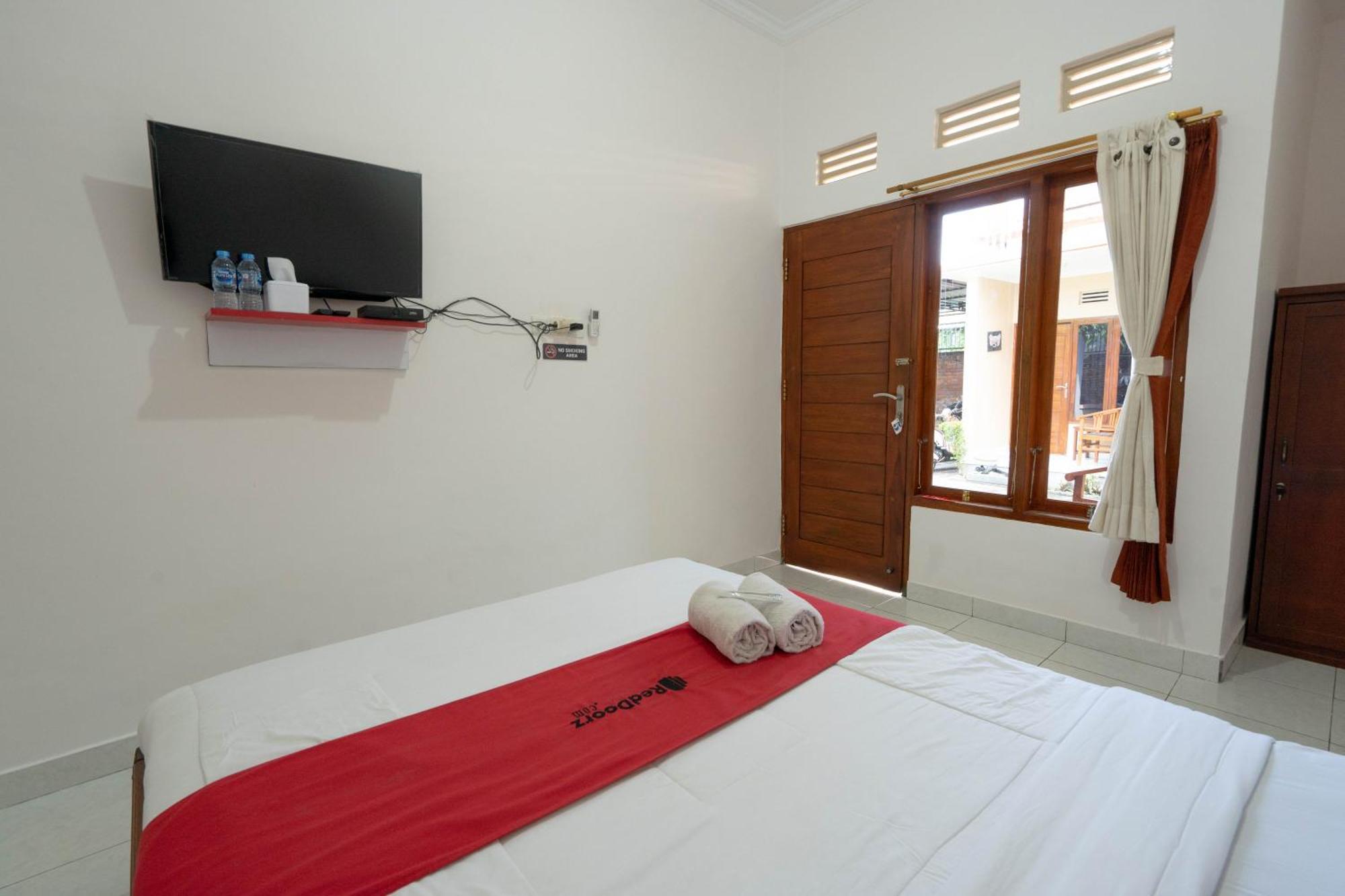 Hotel Reddoorz Near Buleleng Harbour 2 Singaraja Esterno foto