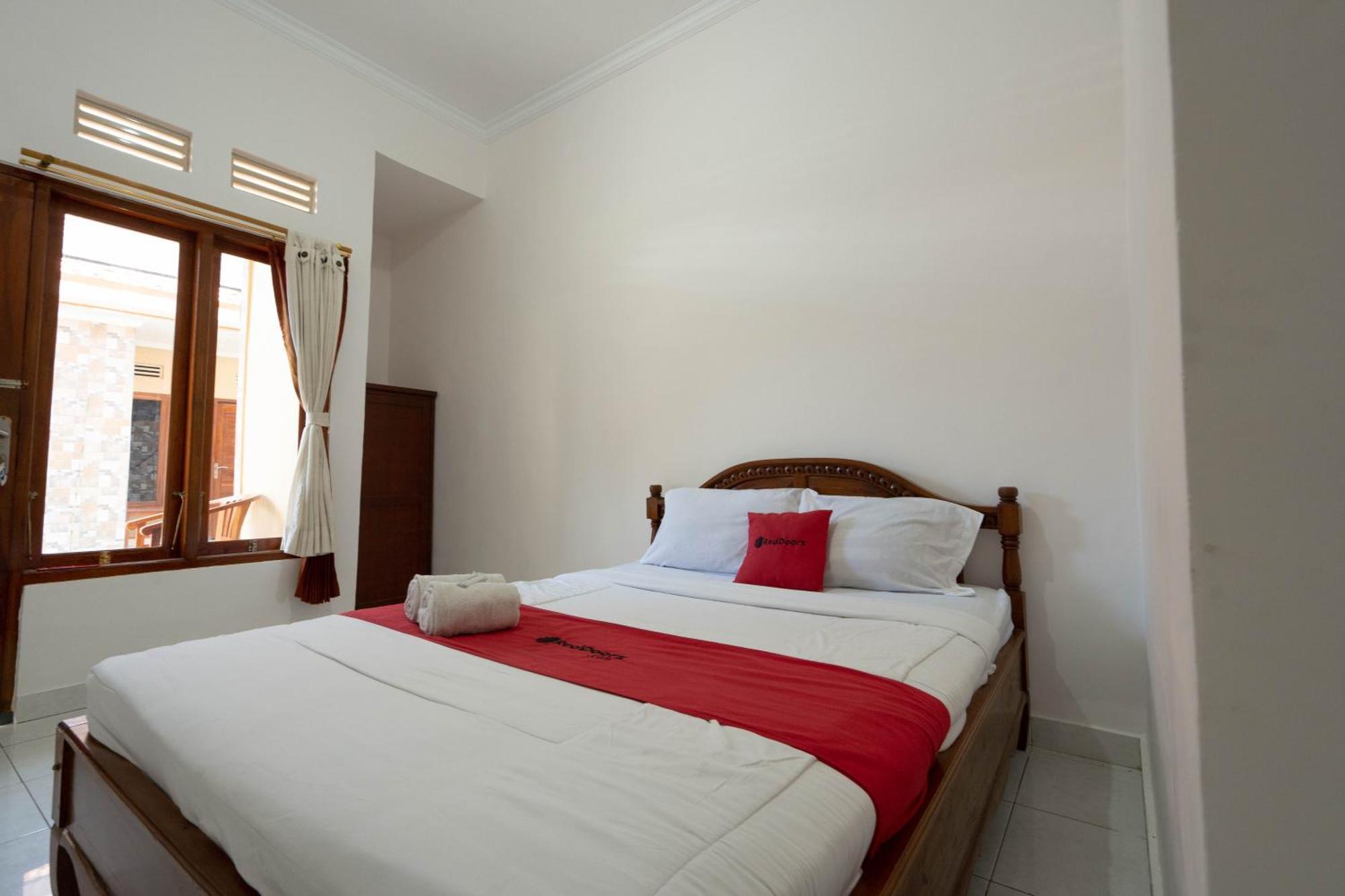 Hotel Reddoorz Near Buleleng Harbour 2 Singaraja Esterno foto