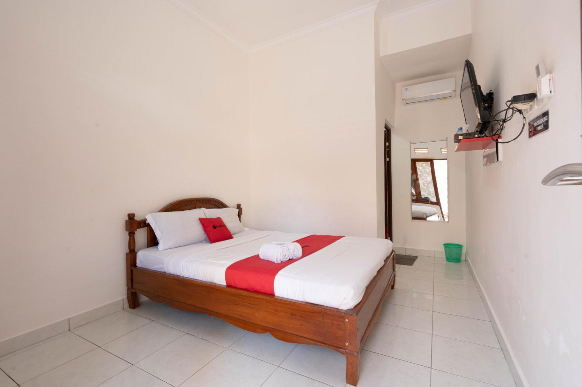 Hotel Reddoorz Near Buleleng Harbour 2 Singaraja Esterno foto