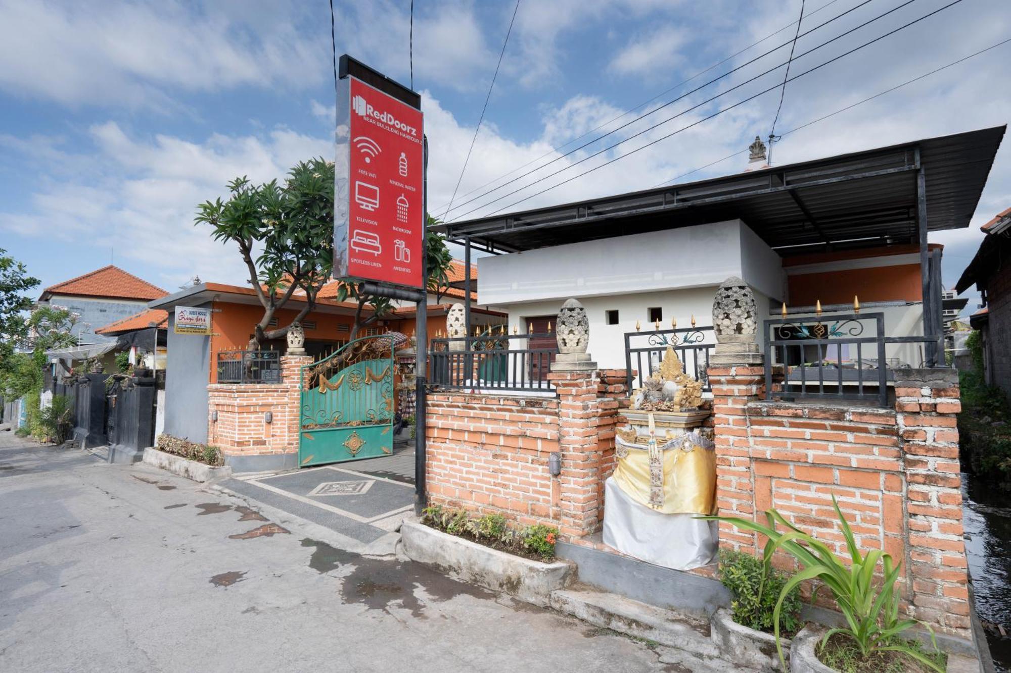 Hotel Reddoorz Near Buleleng Harbour 2 Singaraja Esterno foto